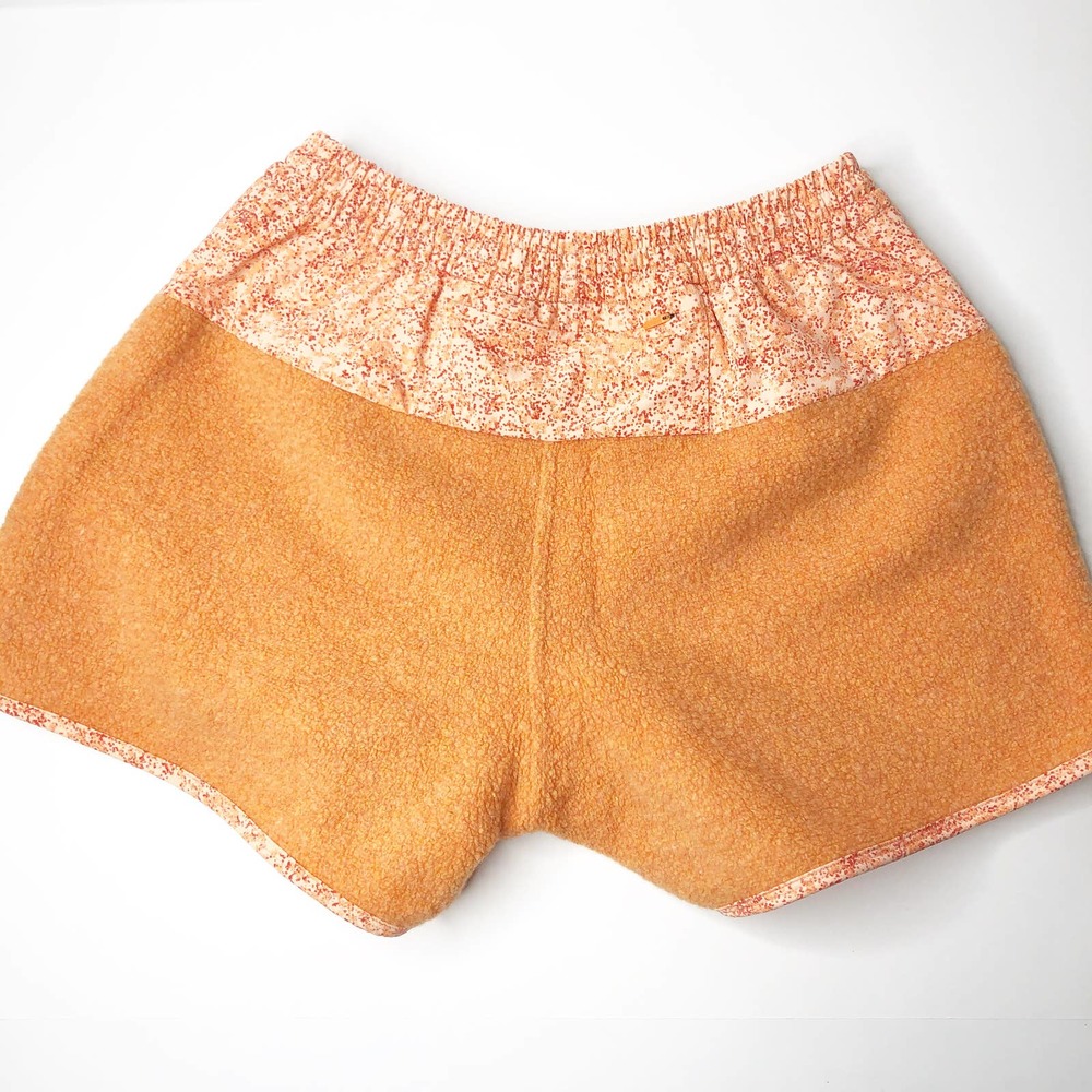 Outdoor Voices Mega Fleece Shorts XS Wool Orange - Picture 4 of 8